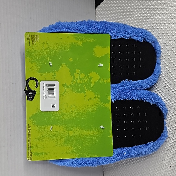 DISNEY STITCH FUZZY BABBA SLIPPER SOCKS IN BLUE - Picture 3 of 6